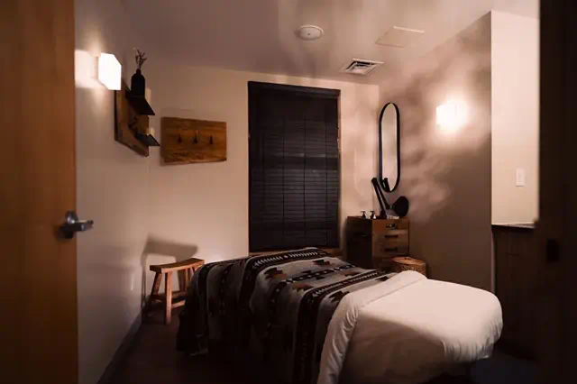 private-massage-room-kl Private candle-lit massage room in Kuala Lumpur spa – calm and discreet setting at PinkLadyKL
